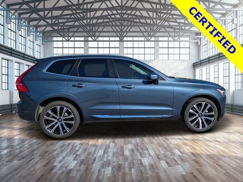 Used 2023 Volvo XC60 B5 Ultimate w/ Climate Package image 3