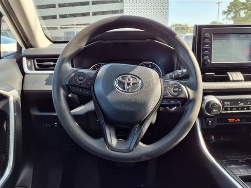 Used 2019 Toyota RAV4 XLE FWD image 14