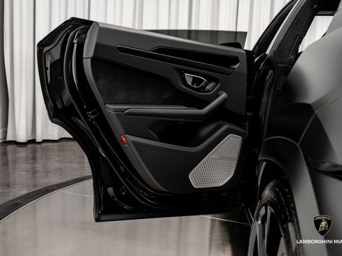 Used 2024 Lamborghini Urus S image 53