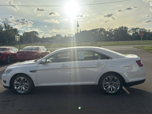 Used 2012 Ford Taurus Limited FWD image 8