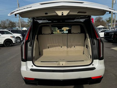 Used 2024 Cadillac Escalade Sport Platinum w/ LPO, ONYX Package AWD/4WD image 52