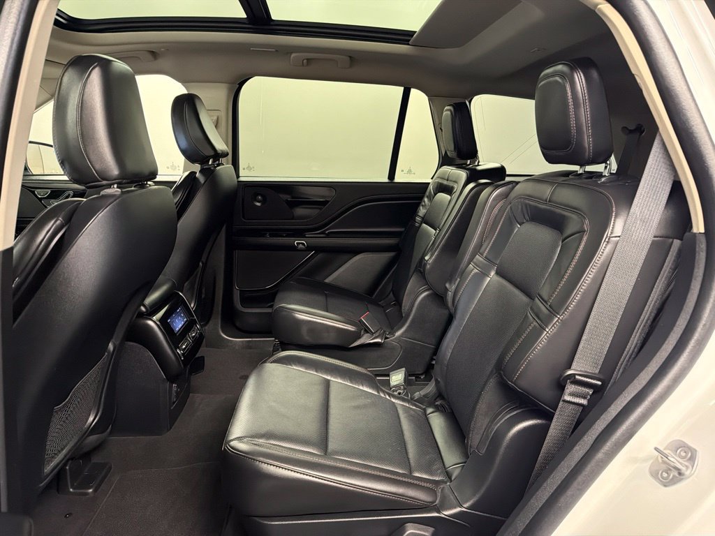 Used 2023 Lincoln Aviator Reserve w/ Equipment Group 201A AWD/4WD image 35
