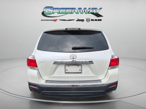 Used 2012 Toyota Highlander FWD image 3