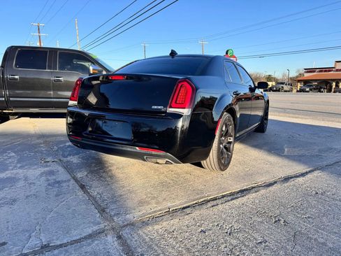Used 2019 Chrysler 300 S image 4