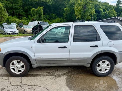 Used 2002 Ford Escape XLT FWD image 2