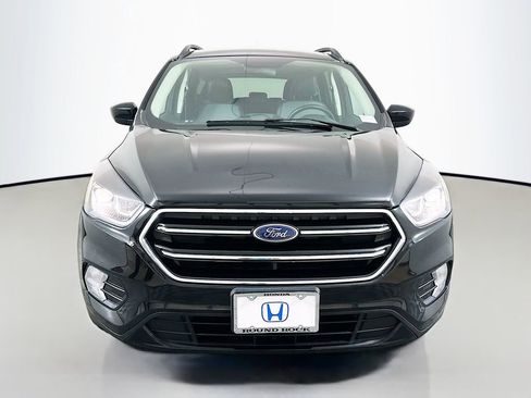 Used 2019 Ford Escape SE image 2
