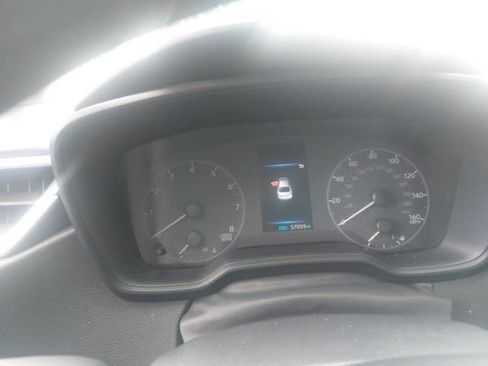 Used 2025 Toyota Corolla LE FWD image 11