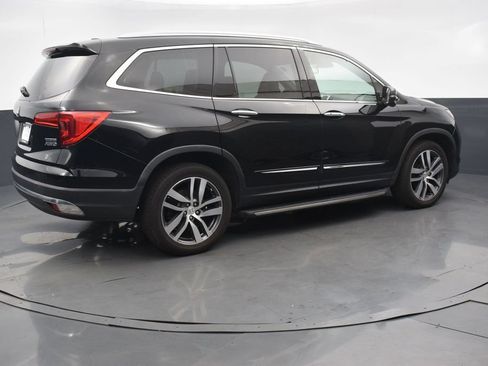 Used 2017 Honda Pilot Touring image 6
