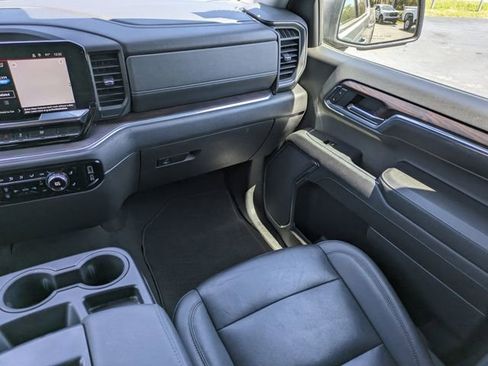 Used 2024 GMC Sierra 1500 SLT AWD/4WD image 17