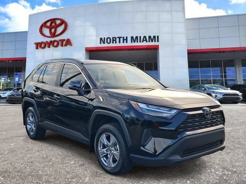 Used 2025 Toyota RAV4 XLE w/ Convenience Package FWD image 1