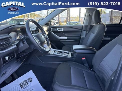 Used 2023 Ford Explorer XLT image 17