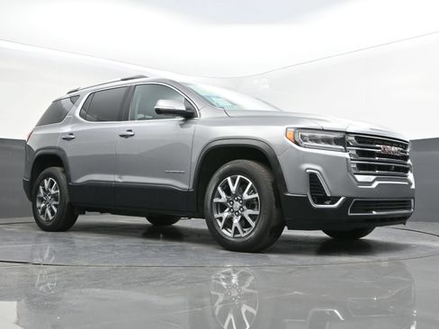 Used 2023 GMC Acadia SLT w/ Technology Package AWD/4WD image 41