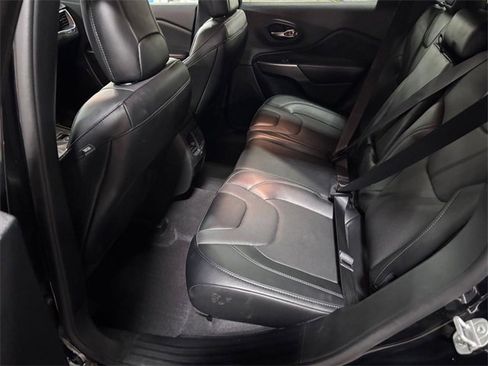 Certified 2022 Jeep Cherokee Latitude Lux image 24