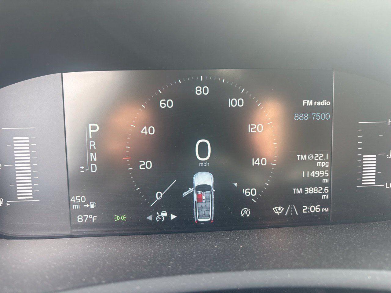 Used 2018 Volvo XC90 T5 Momentum w/ Convenience Package FWD image 1