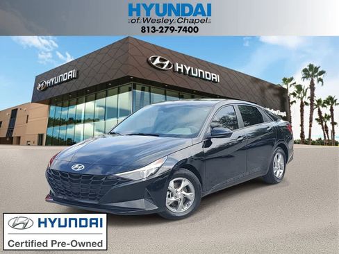 Used 2022 Hyundai Elantra SE image 1