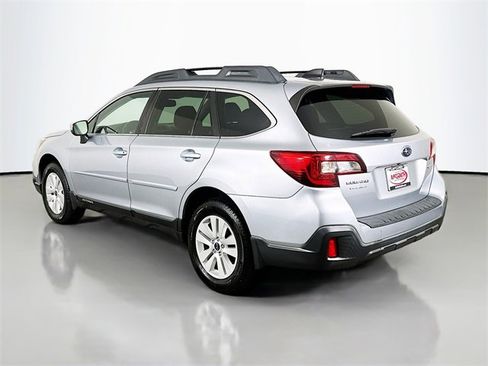 Used 2018 Subaru Outback 2.5i Premium image 18
