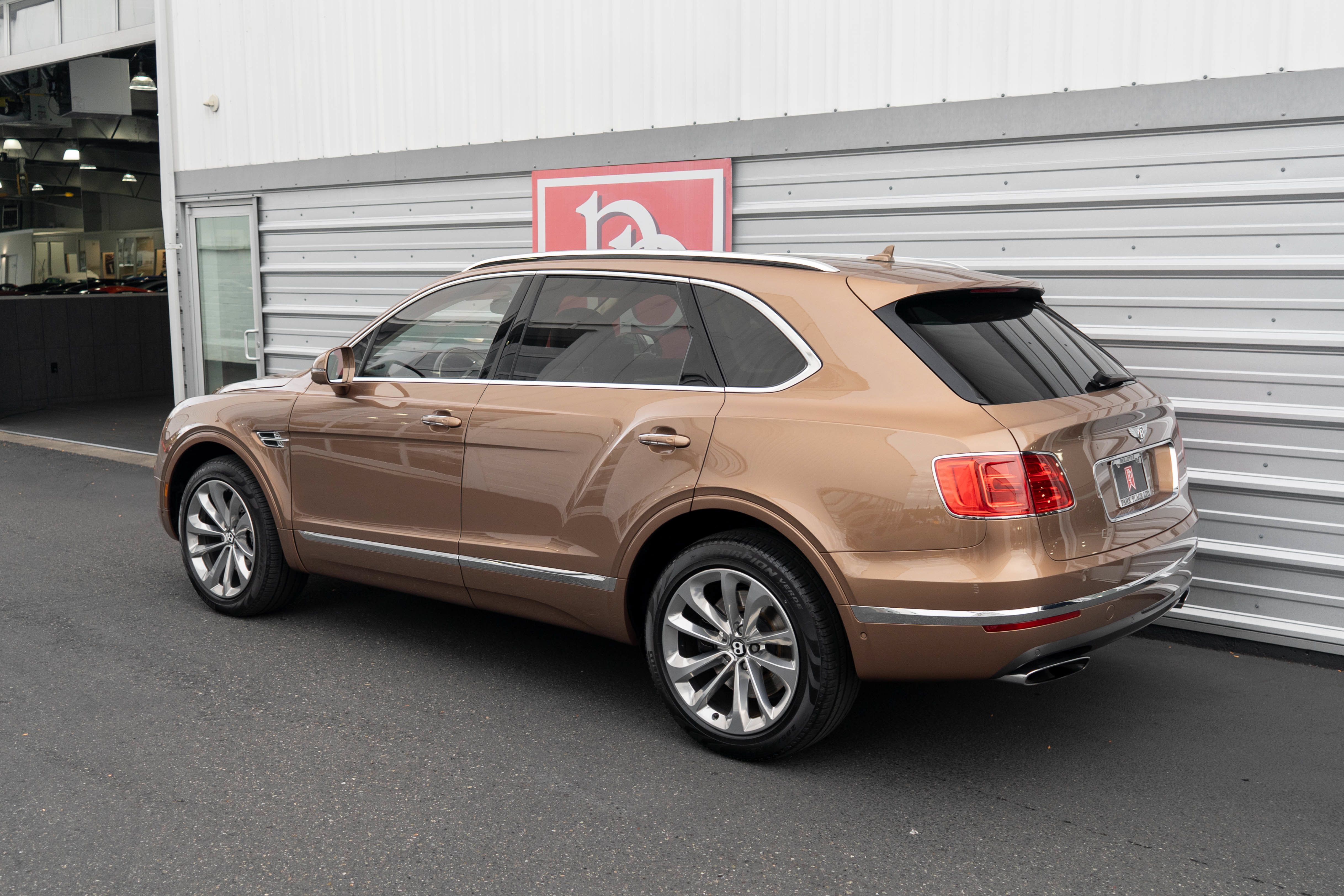 Used 2017 Bentley Bentayga AWD/4WD image 55