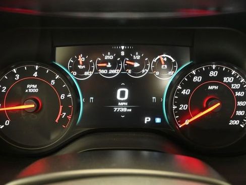 Used 2018 Chevrolet Camaro SS RWD image 38
