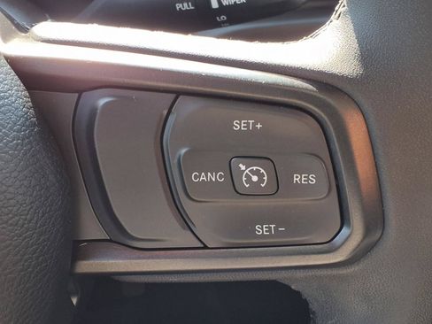Used 2023 Jeep Gladiator Sport AWD/4WD image 14