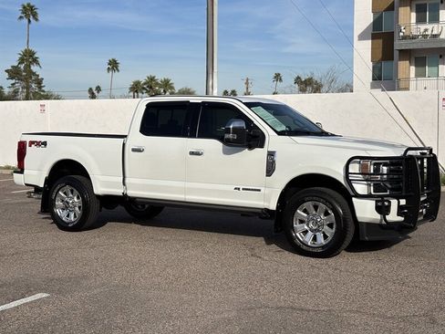 Used 2020 Ford F350 Platinum image 3