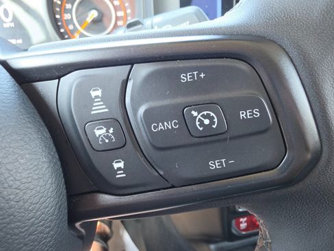 Used 2025 Jeep Wrangler Unlimited Sport AWD/4WD image 39