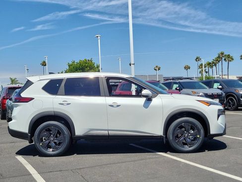 New 2026 Nissan Rogue SV FWD image 7