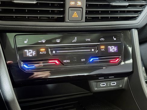 New 2026 Volkswagen Jetta SE FWD image 15