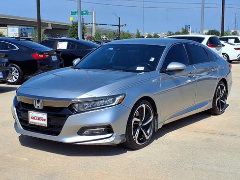 Used 2018 Honda Accord Sport image 4