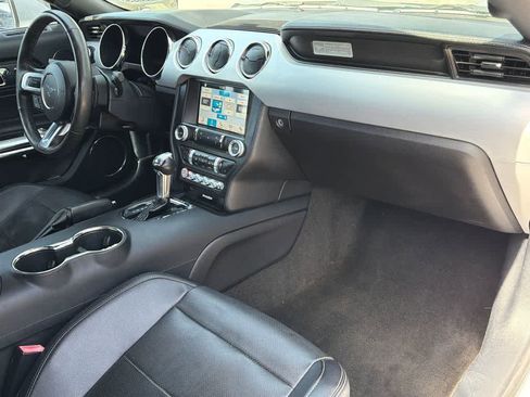 Used 2017 Ford Mustang Premium image 13