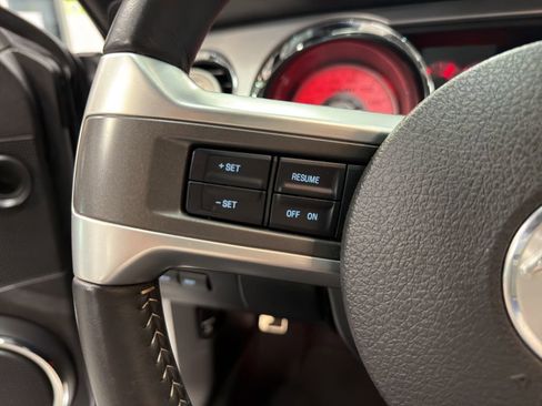 Used 2010 Ford Mustang GT Premium image 26