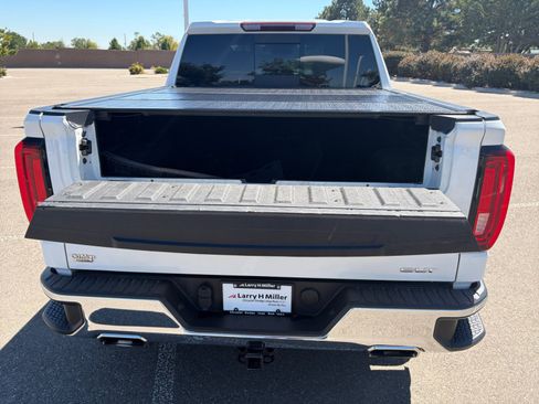 Used 2021 GMC Sierra 1500 SLT w/ SLT Premium Package AWD/4WD image 30