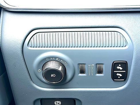 Used 2022 Jeep Grand Wagoneer Series III w/ Rear Seat Video Group 1 image 40