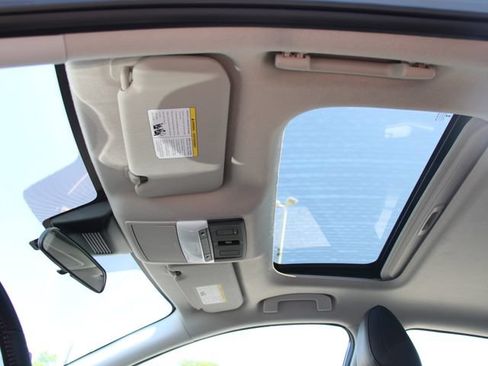 Certified 2025 Nissan Sentra SR w/ SR Premium Package FWD image 18