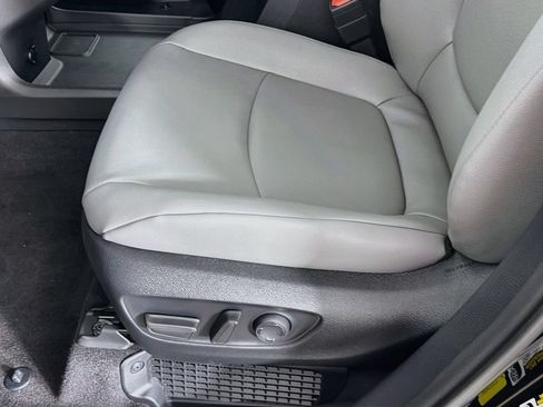 New 2026 Toyota Sienna XLE FWD image 23