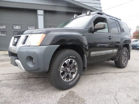 Used 2015 Nissan Xterra PRO-4X w/ Pro-4x Leather Package image 4