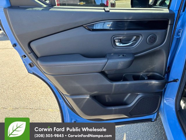 Used 2025 Honda Pilot TrailSport image 29