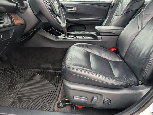 Used 2014 Toyota Avalon XLE Premium image 9