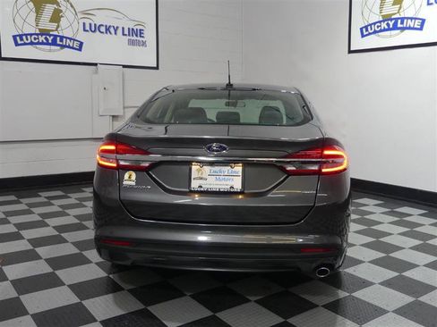 Used 2018 Ford Fusion SE image 8