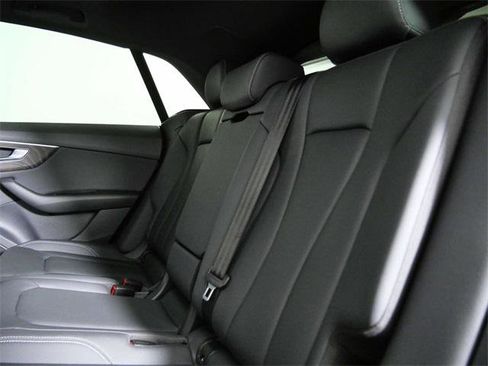 Used 2021 Audi Q8 Premium Plus w/ Premium Plus Package image 16