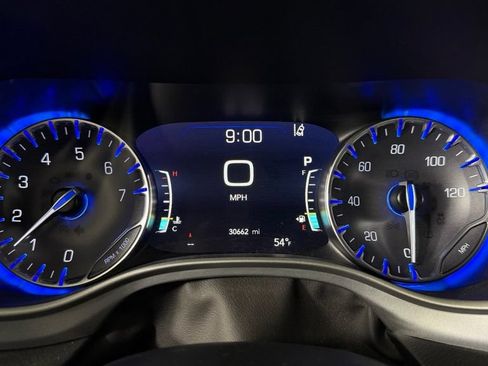 Used 2021 Chrysler Pacifica Touring-L w/ S Appearance Package FWD image 20