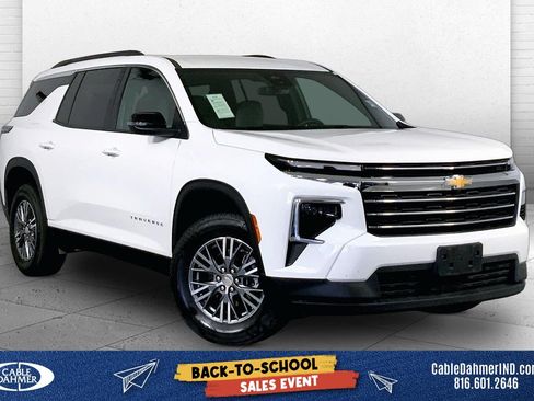 Used 2025 Chevrolet Traverse LT AWD/4WD image 1