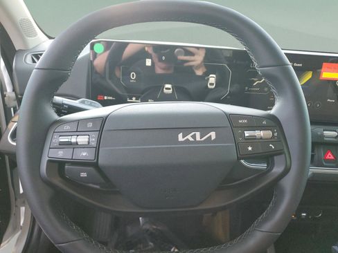New 2025 Kia K4 EX FWD image 21