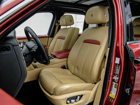 Used 2019 Rolls-Royce Cullinan AWD/4WD image 46