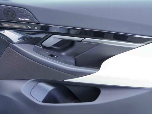 Certified 2025 BMW 530i xDrive image 31