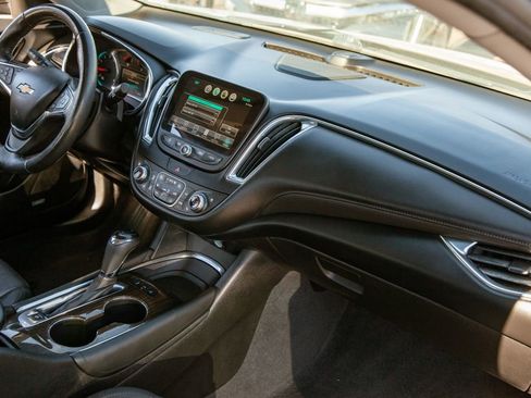 Used 2017 Chevrolet Malibu Premier w/ Premier Sun and Wheel Package image 11