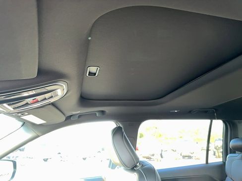 New 2025 Jeep Grand Cherokee L Altitude image 17