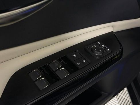 Certified 2025 Lexus ES 300h w/ Premium Package FWD image 38