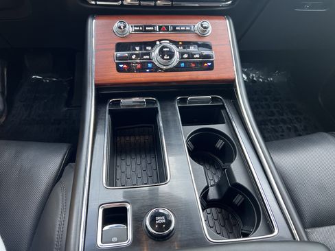 Used 2022 Lincoln Aviator Reserve w/ Equipment Group 201A image 14