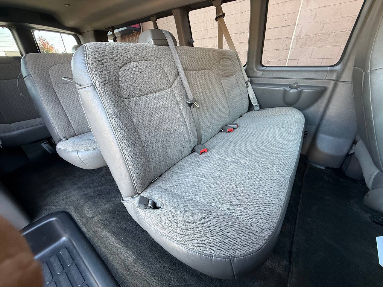 Used 2018 GMC Savana 3500 LT w/ LT Preferred Equipment Group RWD image 18