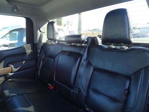 Used 2022 GMC Sierra 1500 Elevation w/ LPO, Elevation Black Package image 6